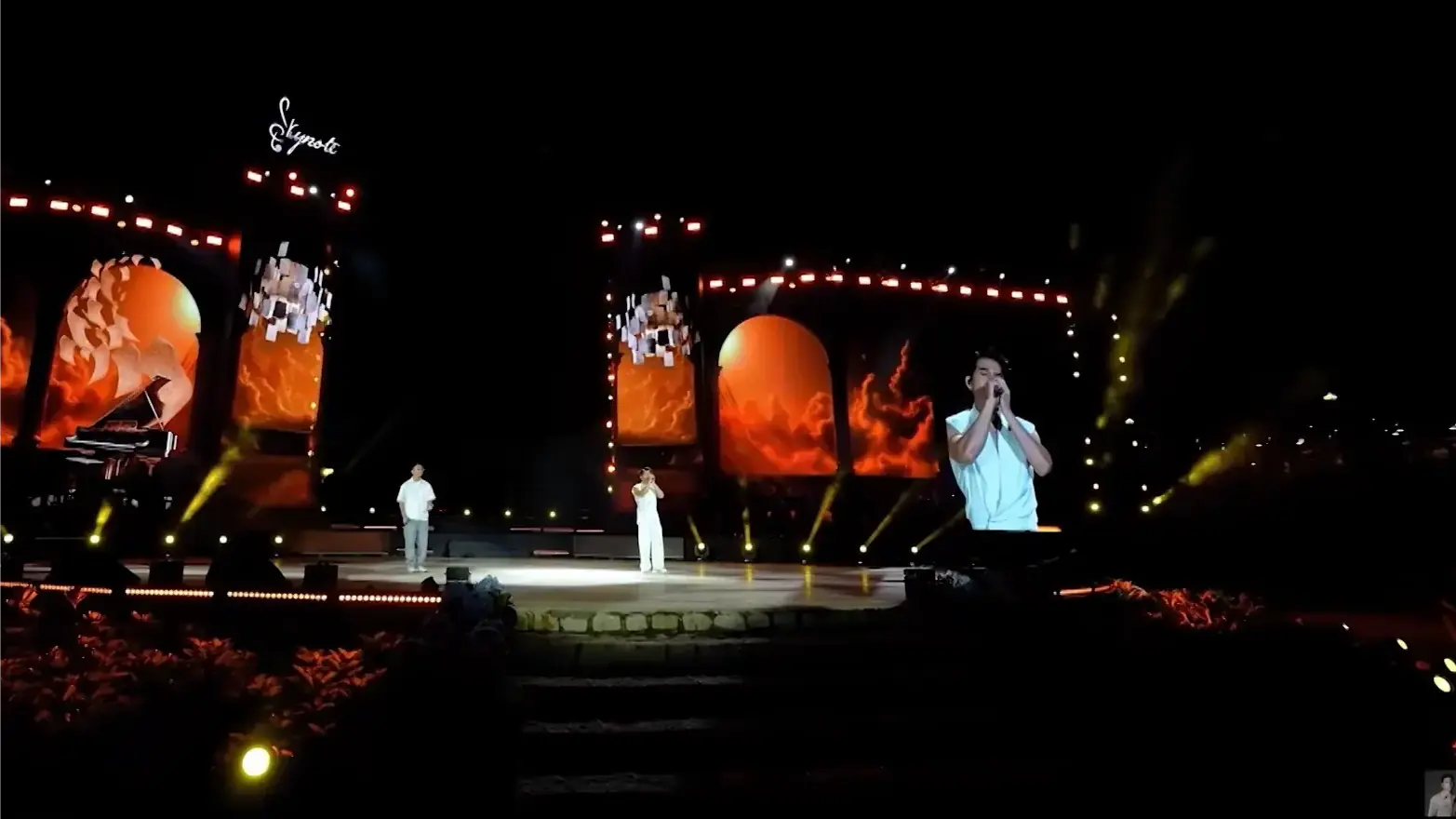 25 'anh tài' thực hiện đêm nhạc ủng hộ vùng bão lũ